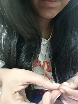 Aaradhna-_hoy webcam