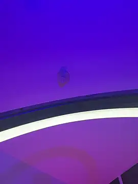 Webcam Model (Sophia_Wy)  is live.Free join now!