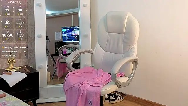 golden_muse26 webcam