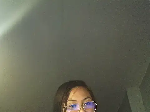 Chillntalkmami webcam