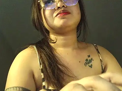 Chillntalkmami webcam