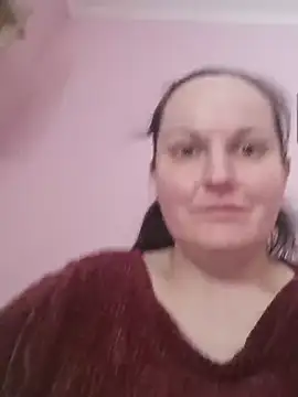 BustyLadyAlma webcam