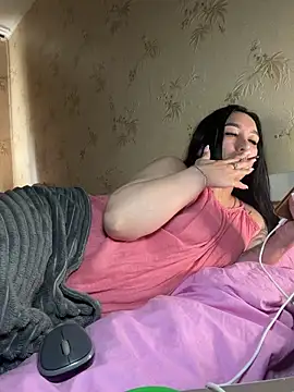 Naughtbaby_2025 webcam