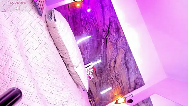 Estefa_Stealth's room