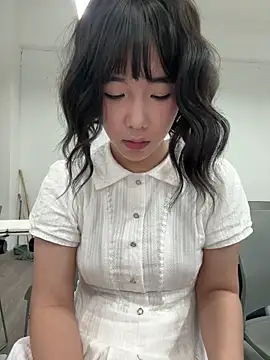 美女lucy2027在线直播