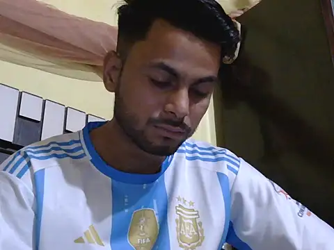 Stubborndesiboy webcam