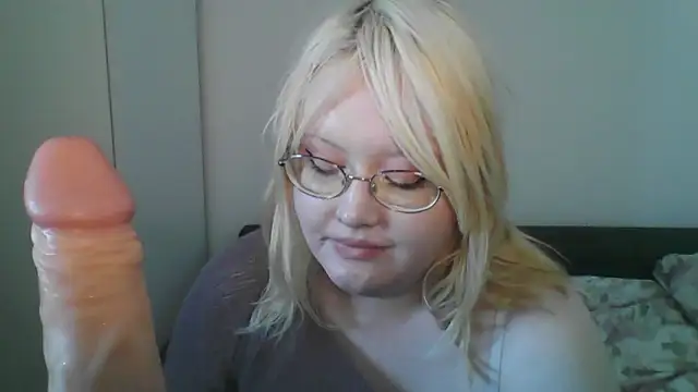 elayne_sweet (F teen) - kiss