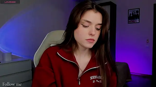 h4nafit (F young) - Lick lips+ suck finger