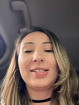 Webcam Model (Wonder_Kari)  is live.Free join now!