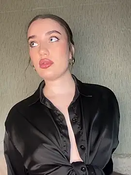 Webcam Model (Ariana_Sanderss)  is live.Free join now!