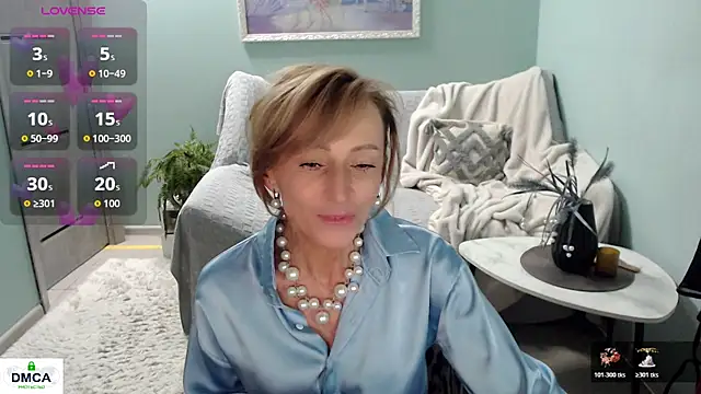 HornyMilf_777 webcam