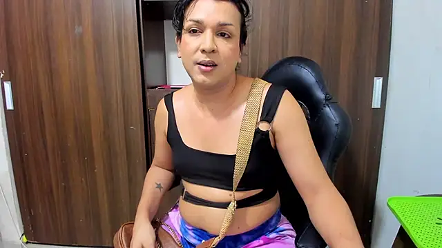 miss_bigcockts webcam