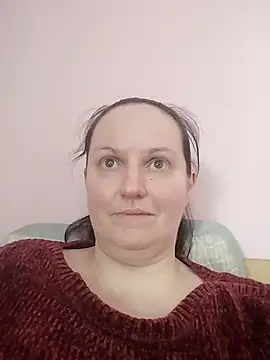 BustyLadyAlma webcam