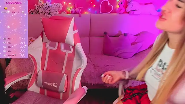 hotty_girls_here webcam