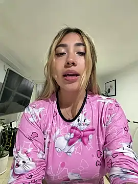 ManuelaVeeleez - Stripchat Cam Model