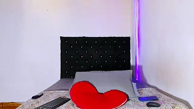 valen_colombian69 live sex cam