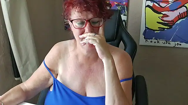 grandjo69 (F mature) - Video-Sloppy Blowjob Outside 🍆🥵
