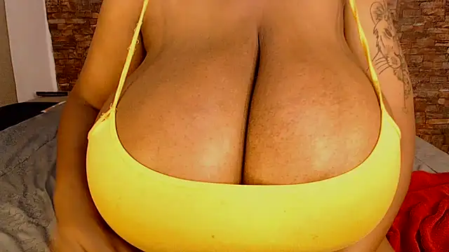 BigAssTitt webcam