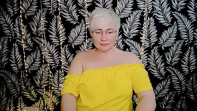 Olivia_playful webcam