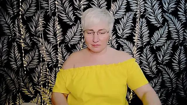 Olivia_playful webcam