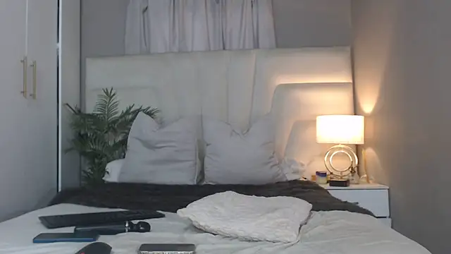 naughtyblackdolie webcam