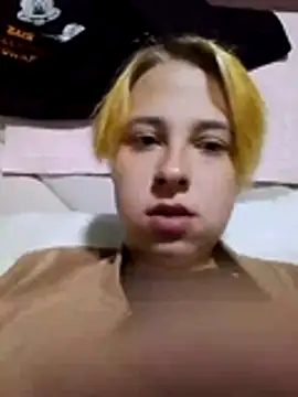 Gussie_Bridie webcam