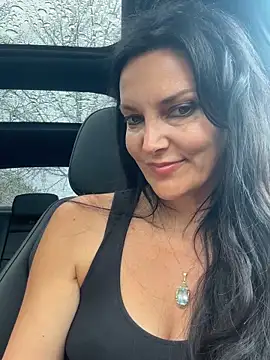 -olya- (Ask my age) - Make me wet