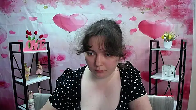 NeonilaLisova webcam