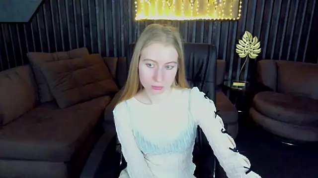 Alina_Blonde webcam