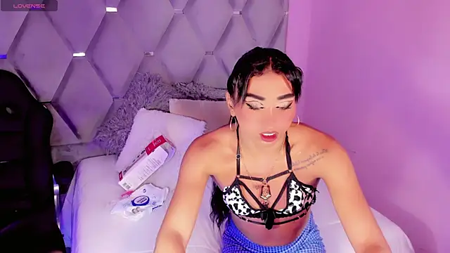 Daniiela_Ember webcam