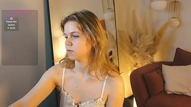 elizabethvane (F teen) - Take off one piece of clothes