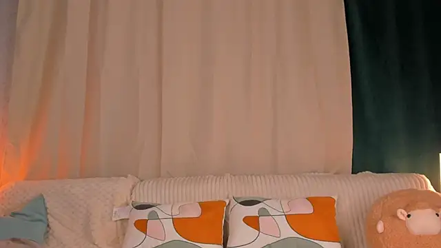 karridunman (F teen) - Eyes contact