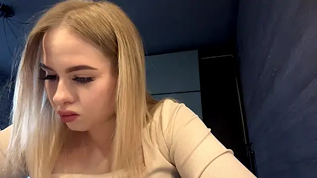 mialiluna (F young) - air kiss