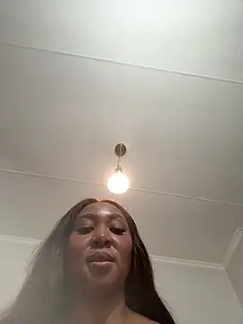 Bootyliciouse21X webcam