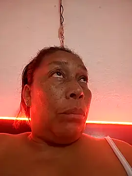 Ruby-Hot-Milf webcam