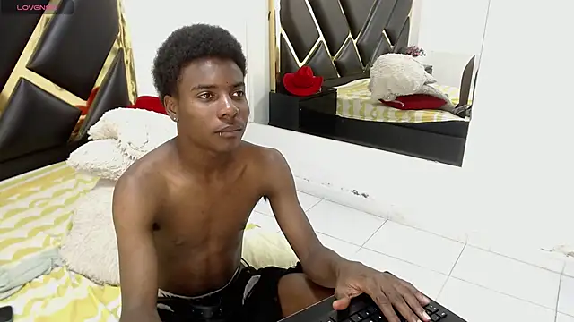 NoahJhonson69 webcam