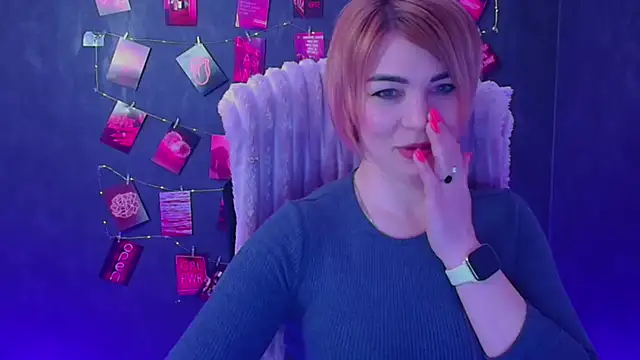 CuttieEmma webcam