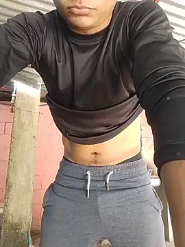 HOTRAINYGOLDEN webcam