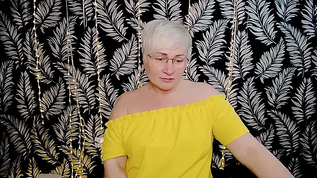 Olivia_playful webcam