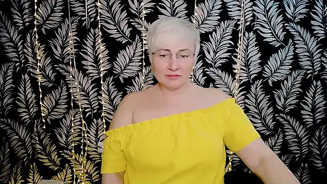 Olivia_playful webcam