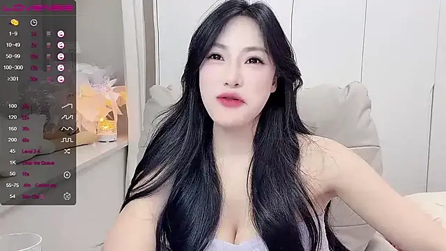 美女uuxiaocai在线直播