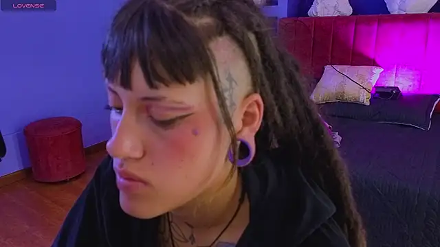 _sharlotte777 webcam