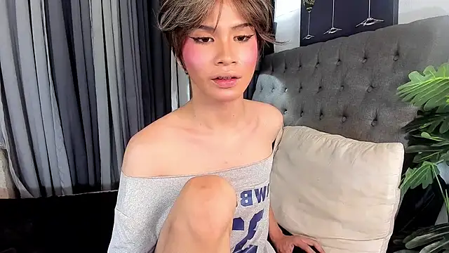 delightfulasianhugecock webcam