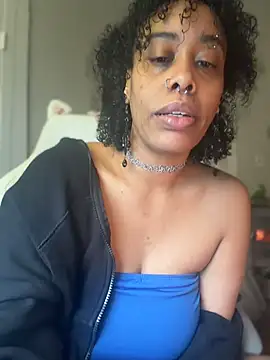 Lunalovesyou8 webcam