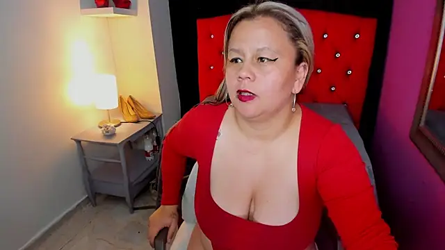 ScarletBigTitties webcam