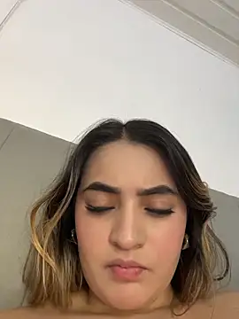 Antonella_Julieta webcam