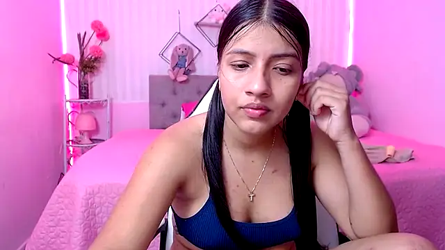 zara_cute (F teen) - show tits
