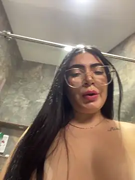 Mia_222 webcam