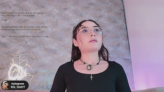 Mia_Luxor webcam