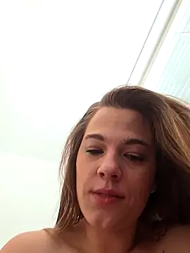 luna_lynn (F young) - Get naked 15 min + LT 3 Videos